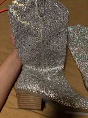 Betsey Johnson silver Glitter Rhinestone  Boots